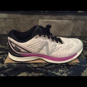 Women’s new balance running shoe